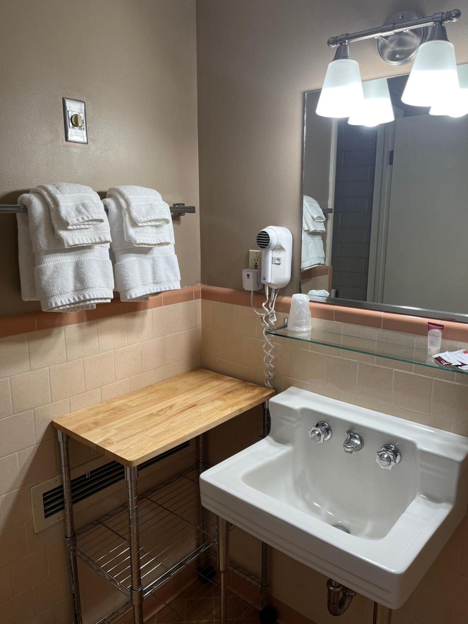 Delano Motel & Rv Park Beaver Exterior foto